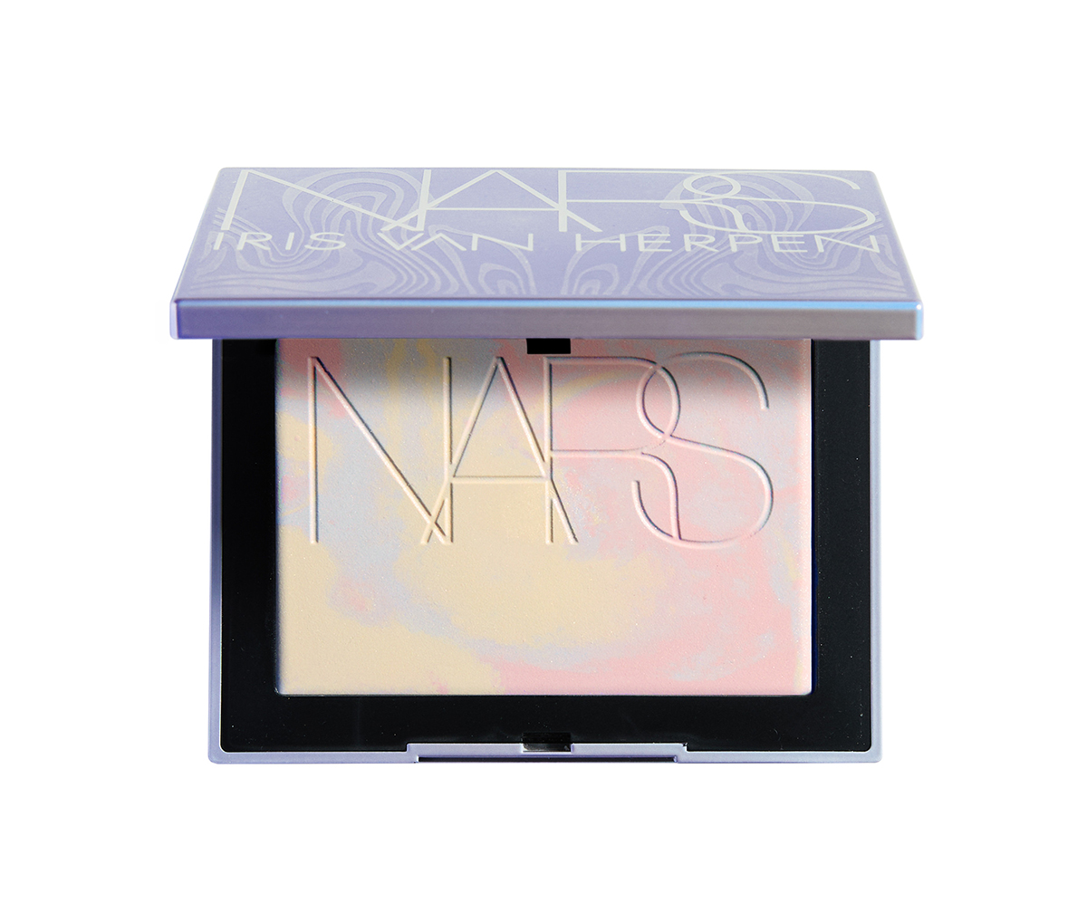 ライトリフレクティング プリズマティックパウダー 05082 ¥6,380（10月24日限定発売）／Nars（ナーズジャパン）