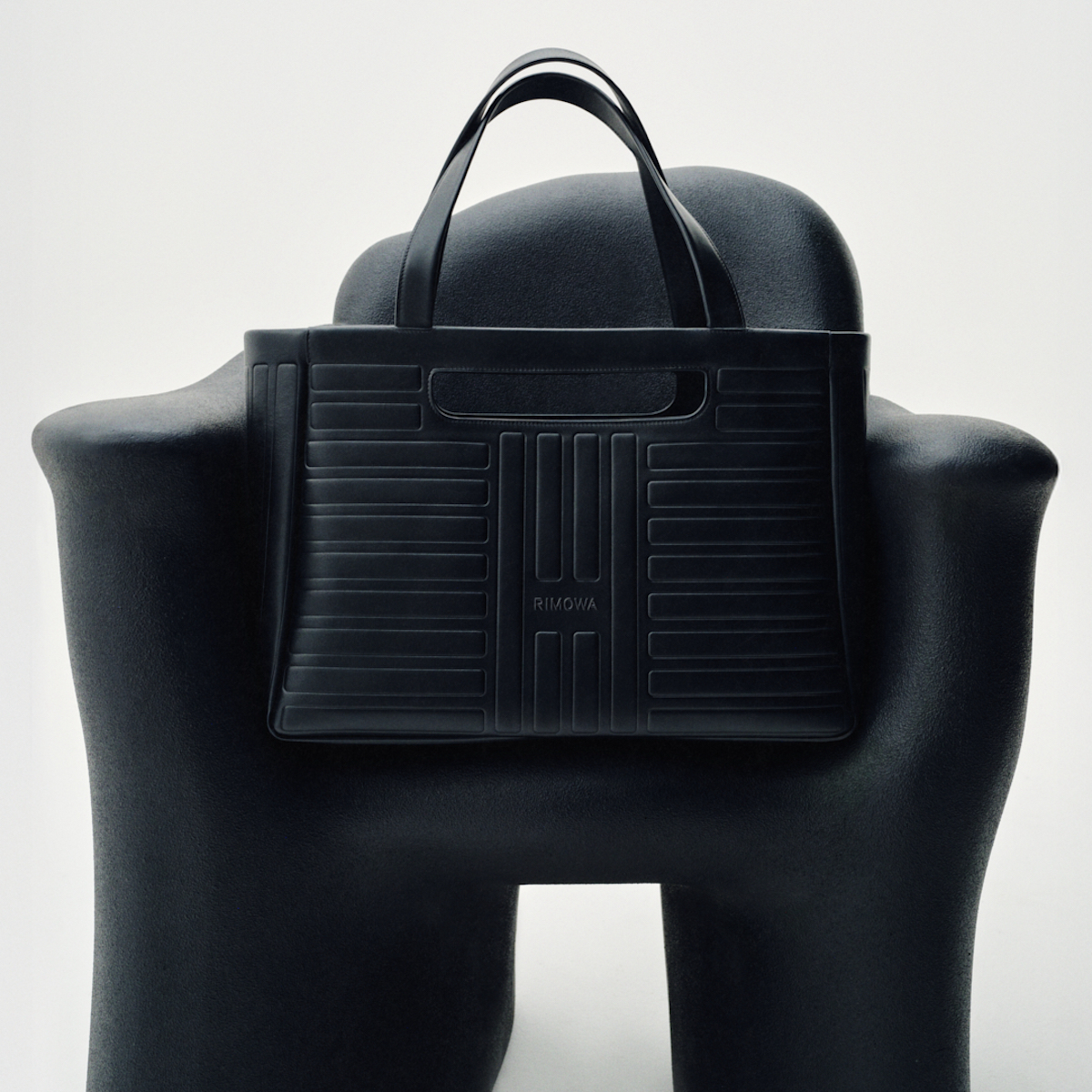 Groove ショッピングバッグ(H27×W38×D15cm)¥323,400