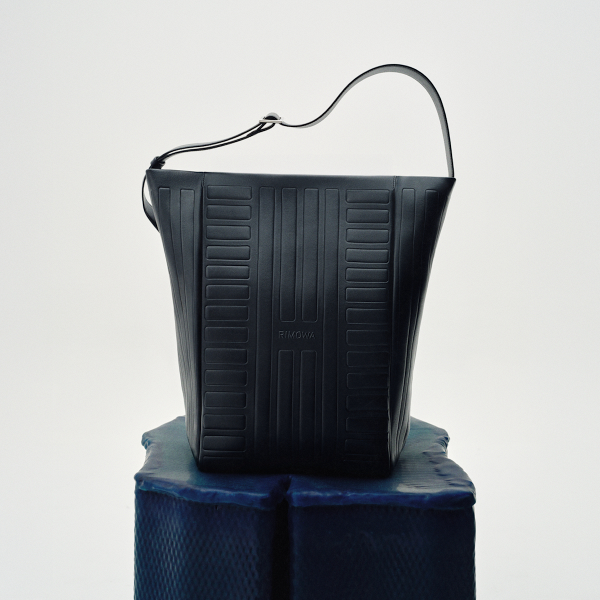 Groove ホーボーバッグ(H36×W22×D17.5cm)¥304,700