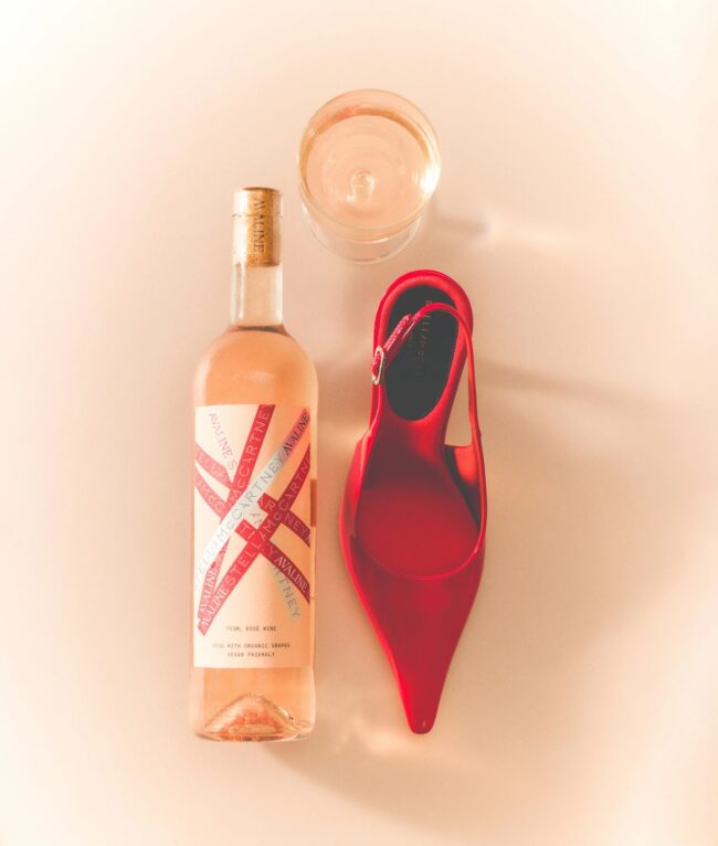 Avaline x Stella McCartney Limited Edition Rosé Bottle（Avalineオフィシャルサイトより）
