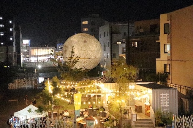 「Museum of the Moon」(下北線路街 空き地/初年度の様子)