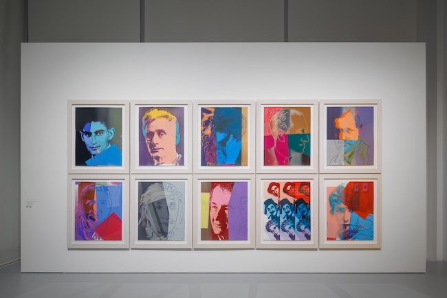 TEN PORTRAITS OF JEWS OF THE TWENTIETHCENTURY[20世紀のユダヤ人10人の肖像] 1980年エスパス ルイ･ヴィトン東京での展示風景(2025年)Exhibition view at Espace Louis Vuitton Tokyo (2025)べラム紙にシルクスクリーン10点[個別額装] /10 silkscreen prints on vellum paper framed separately©The Andy Warhol Foundation for the Visual Arts Inc. /Licensed by Adagp Paris 2025Courtesy of the Fondation Louis Vuitton Paris Photocredits: Jérémie Souteyrat / Louis Vuitton
