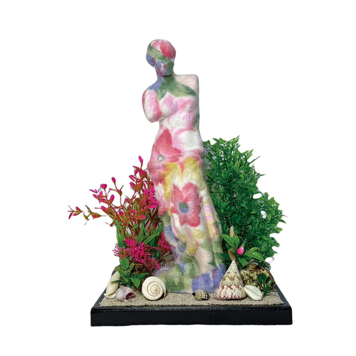 『貝と女神』毛布、ミクストメディア(2024年)