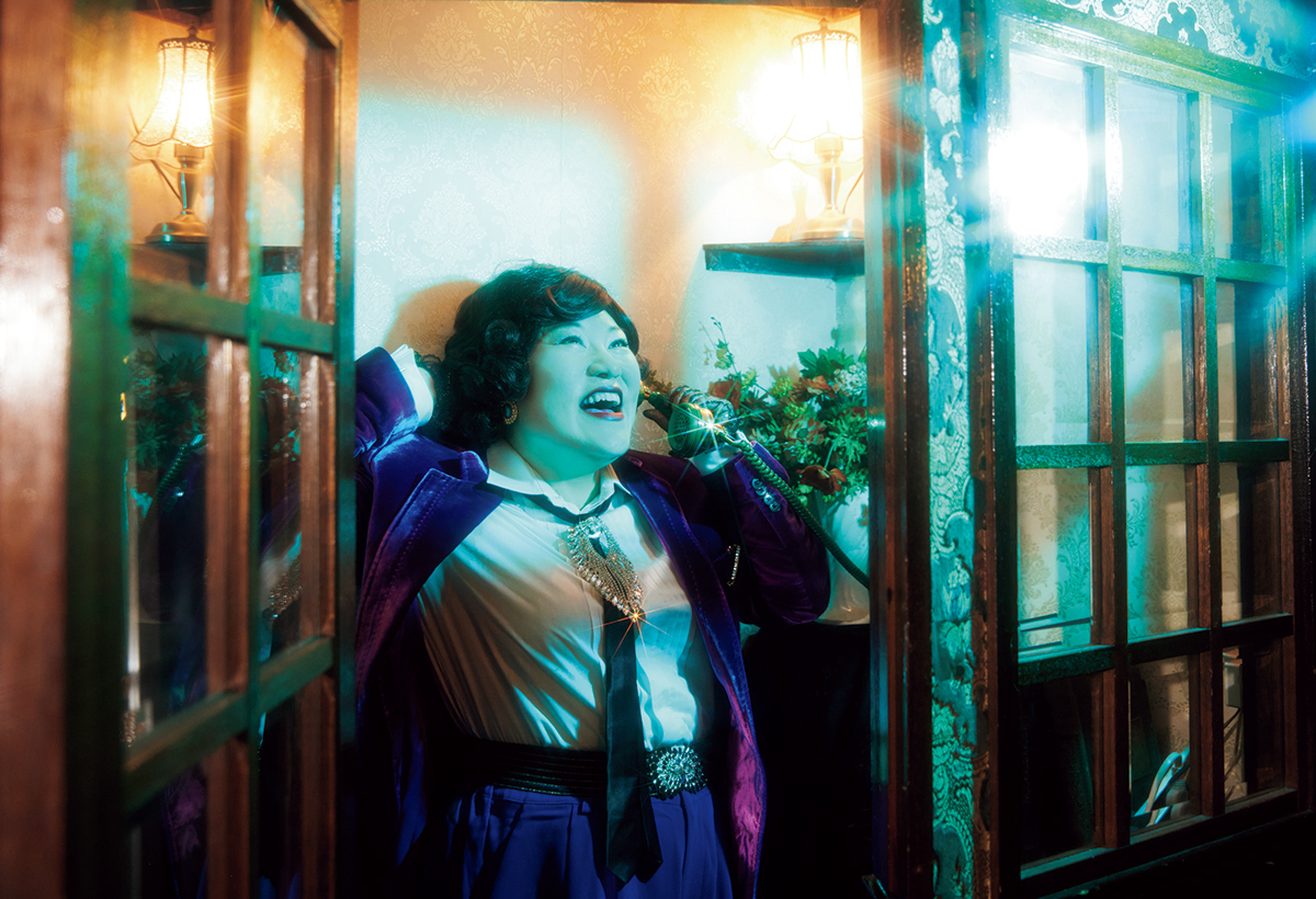 イヤリング¥4,900　ベルト¥2,900／すべてヴィンテージ（リトル トリップ トゥ ヘブン 下北沢）