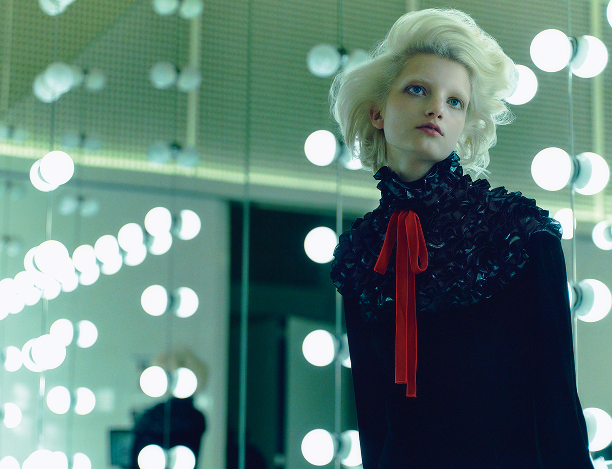 ドレス￥1,089,000／Louis Vuitton（ルイ・ヴィトン クライアントサービス）