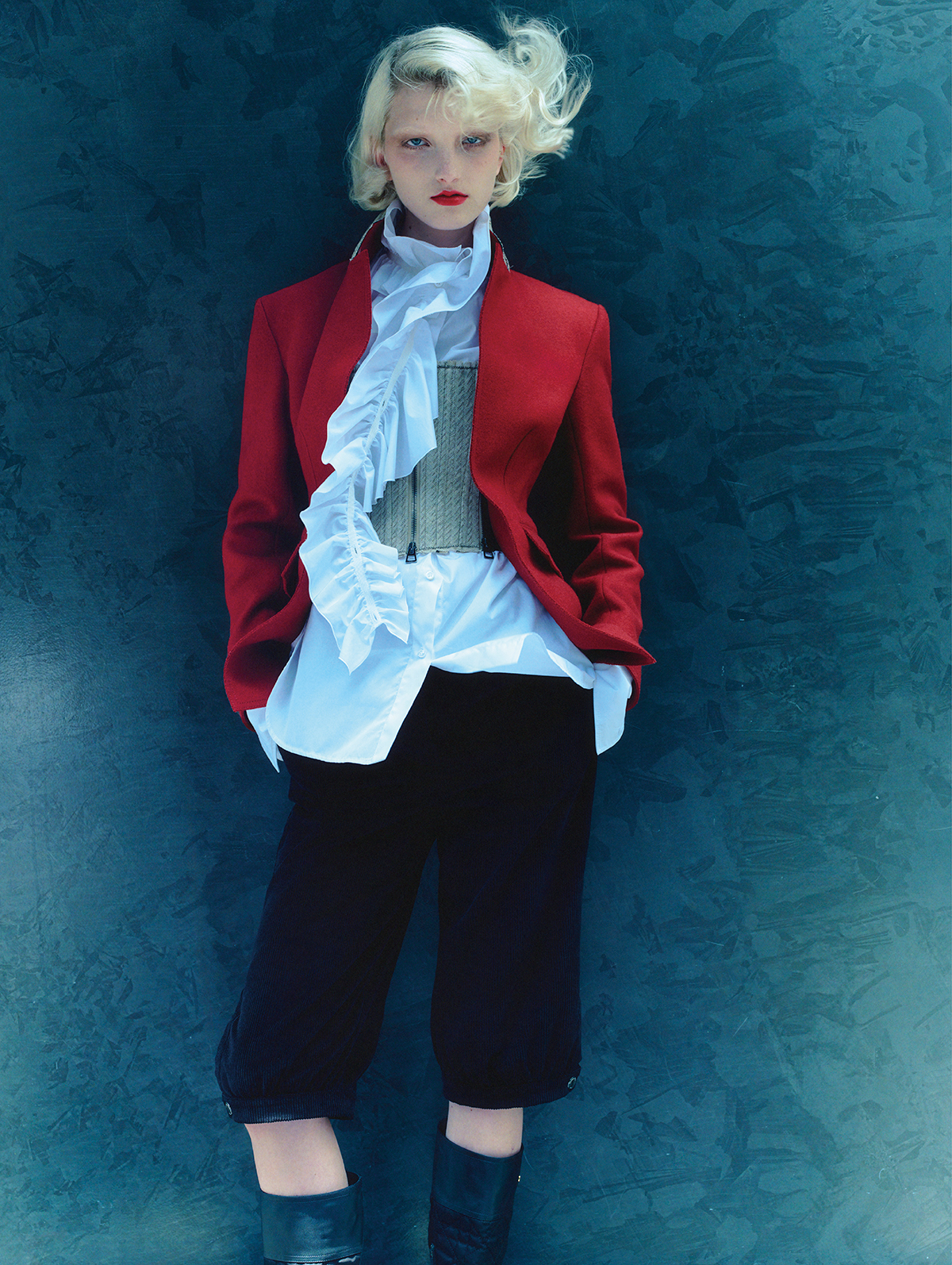 ジャケット￥720,000　シャツ￥340,000　パンツ￥300,000　ブーツ￥270,000／すべてDior（クリスチャン ディオール）