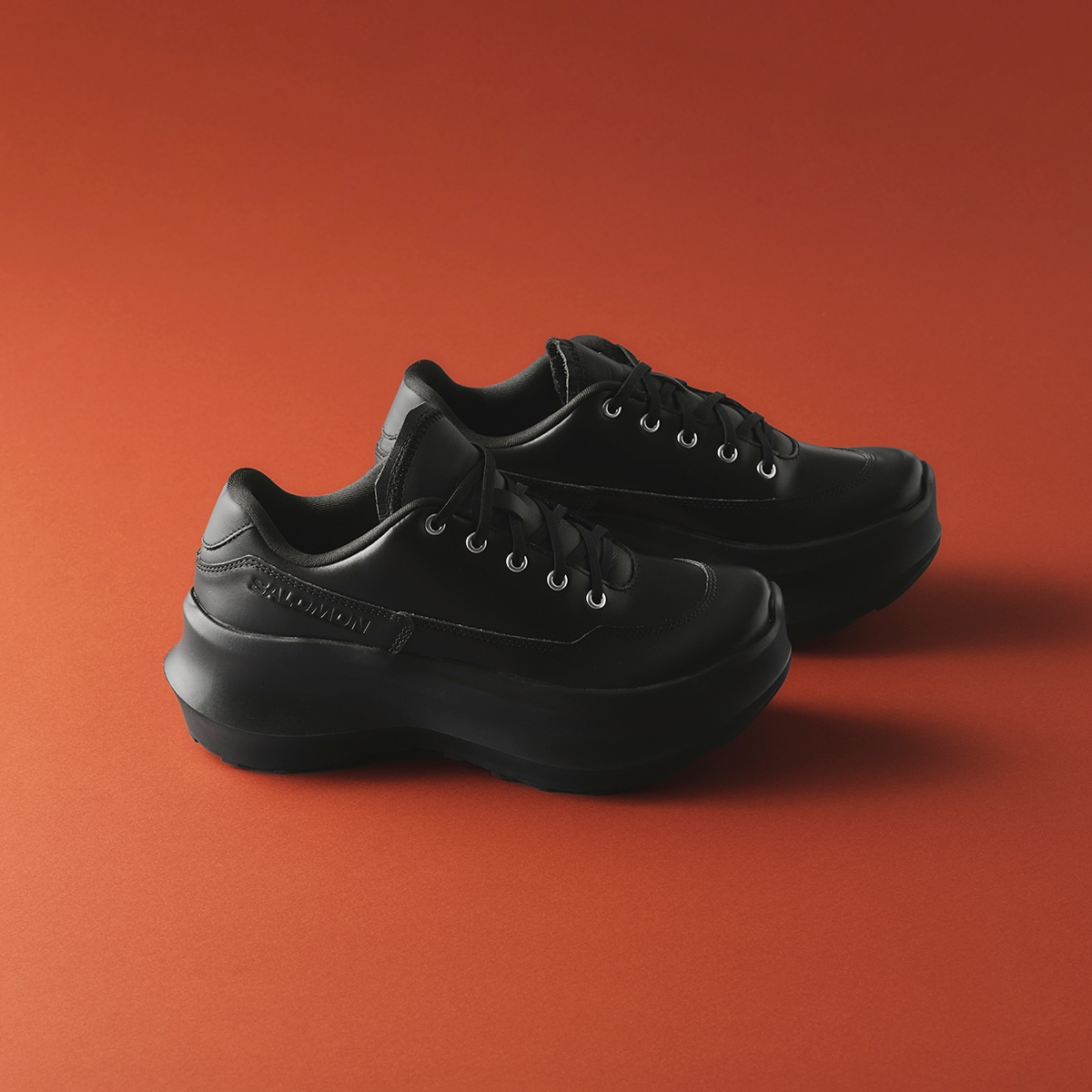 スニーカー￥53,900／Comme des Garçons × Salomon（コム デ ギャルソン 03-3486-7611）