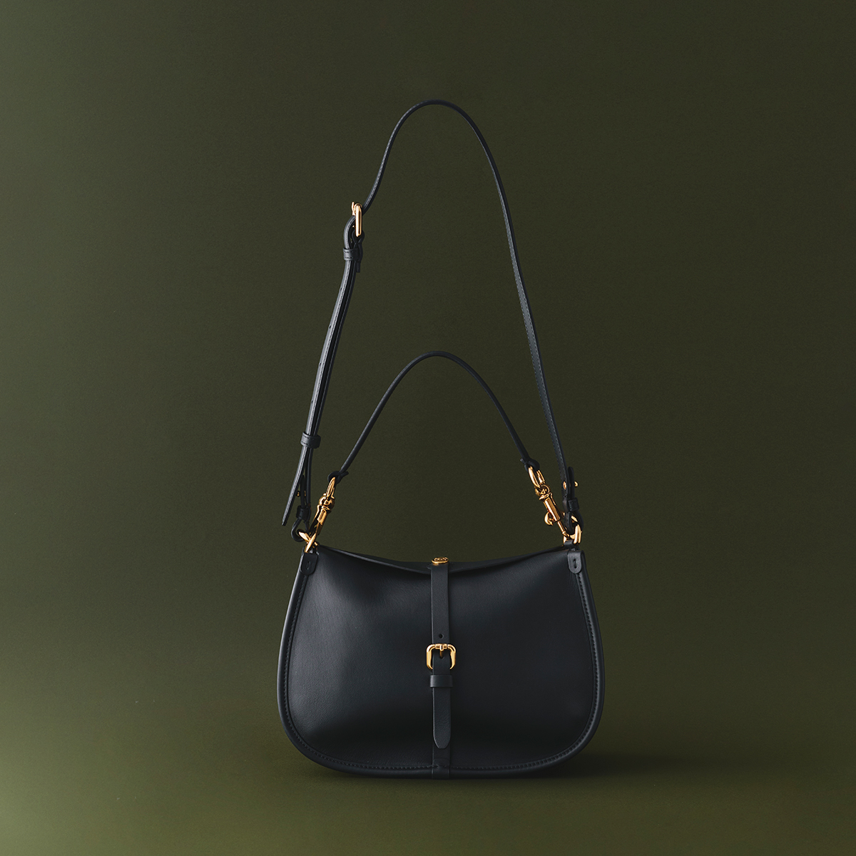 バッグ¥346,500(H20×W29×D10cm)/Etro(エトロ ジャパン 03-3406-2655)