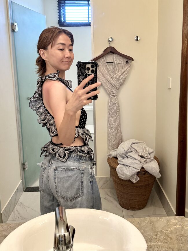 特殊デザインのスイムウェアでの日焼けは、後が悲惨です。