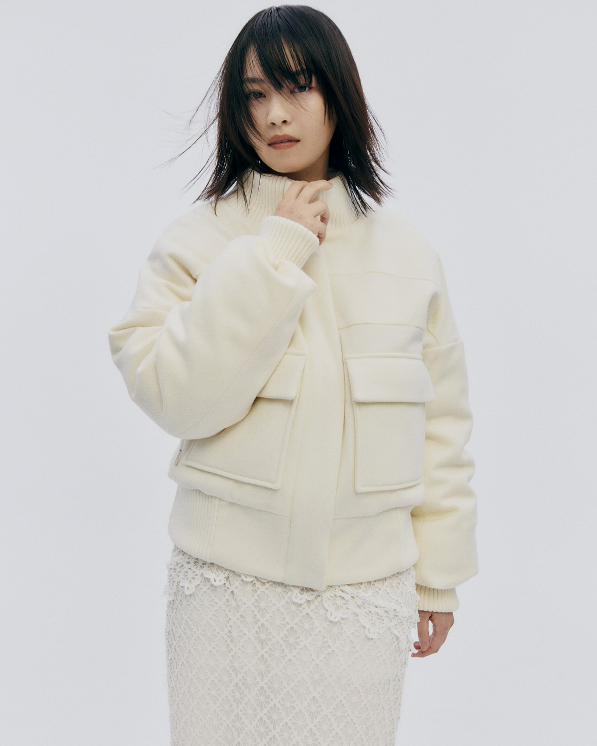 ジャケット¥165,000/Tatras(タトラス カスタマーセンター 03-6277-1766)ドレス¥383,900/Isabel Marant(イザベル マラン 青山店 03-6427-3443)