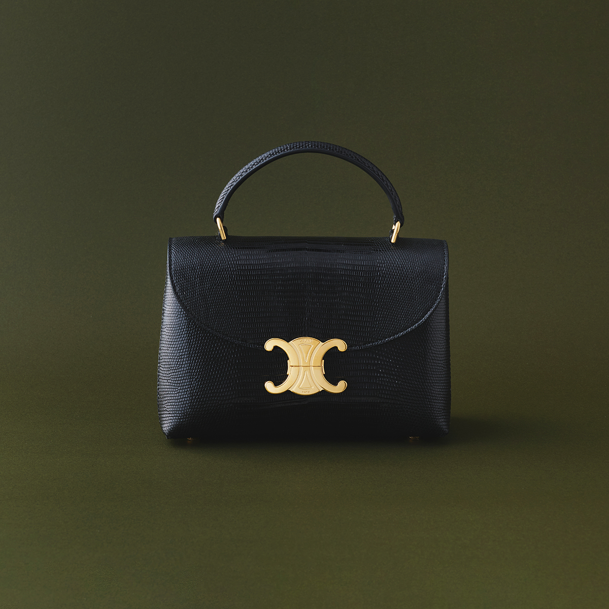 バッグ¥913,000*予定価格(H13×W20.5×D8cm)/Celine(セリーヌ ジャパン 03-5414-1401)