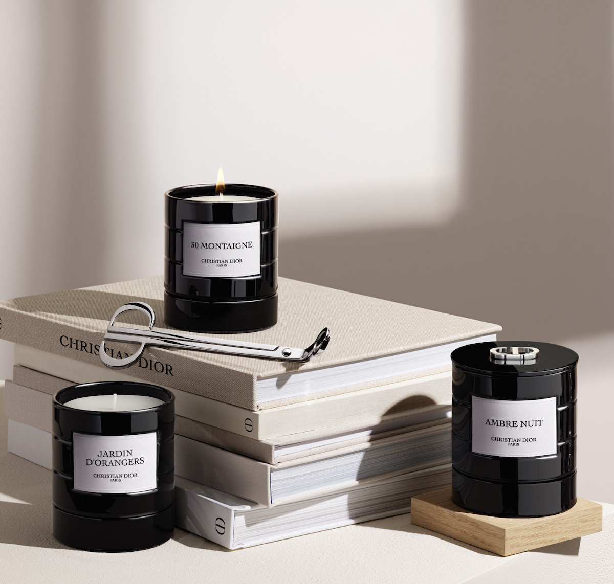 ディオール」のラ コレクシオン プリヴェ キャンドルが装い新たに登場