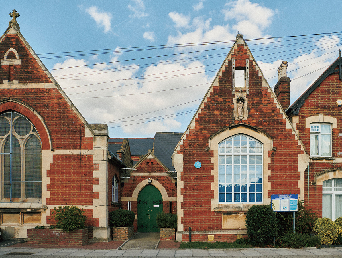 教会からスペースを借りているシェアスタジオ「THIS」。「良心的な賃料と滞在期間に制約がないのも特長です」