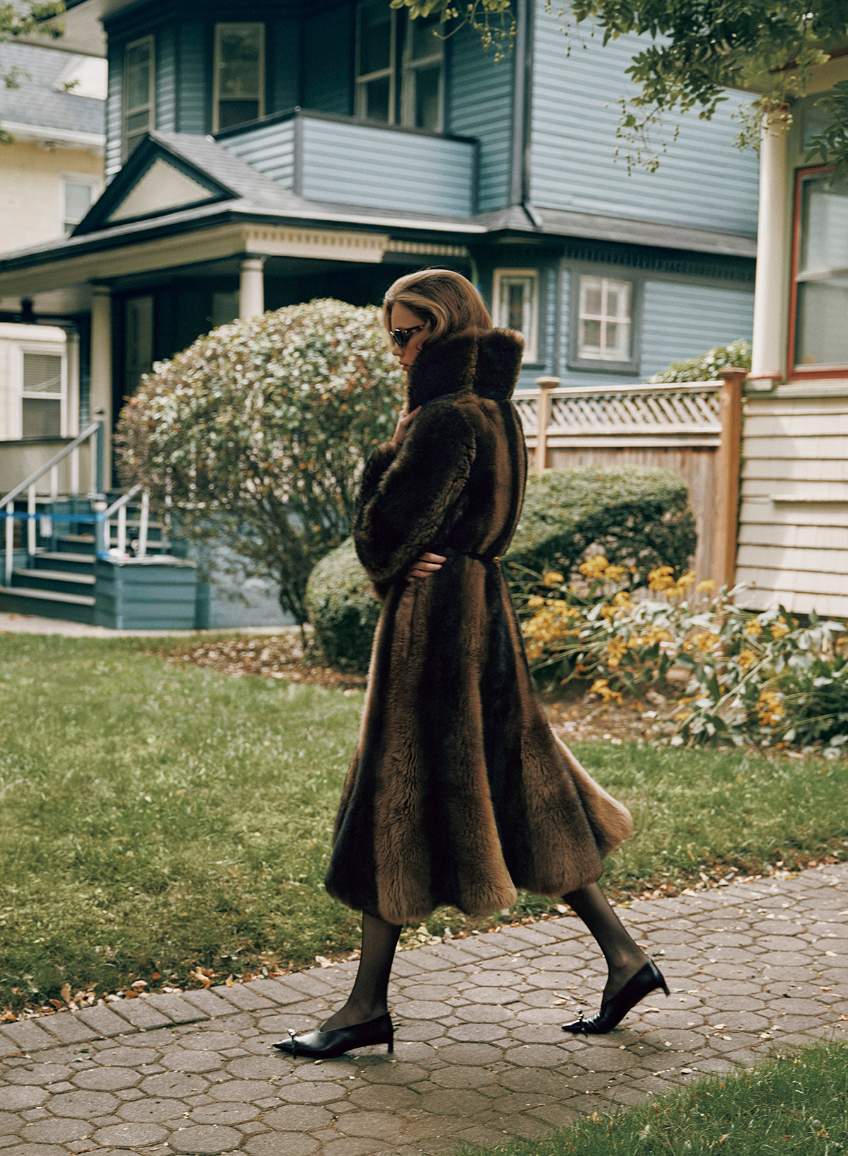 シアリングファーコート¥4,006,200/Fendi(フェンディ ジャパン) サングラス/Vada