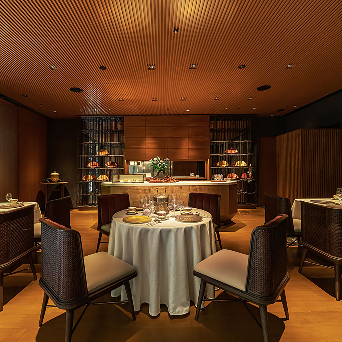 新垣結衣＆磯村勇斗の直筆サイン入りツーショットポラロイドを1名様に