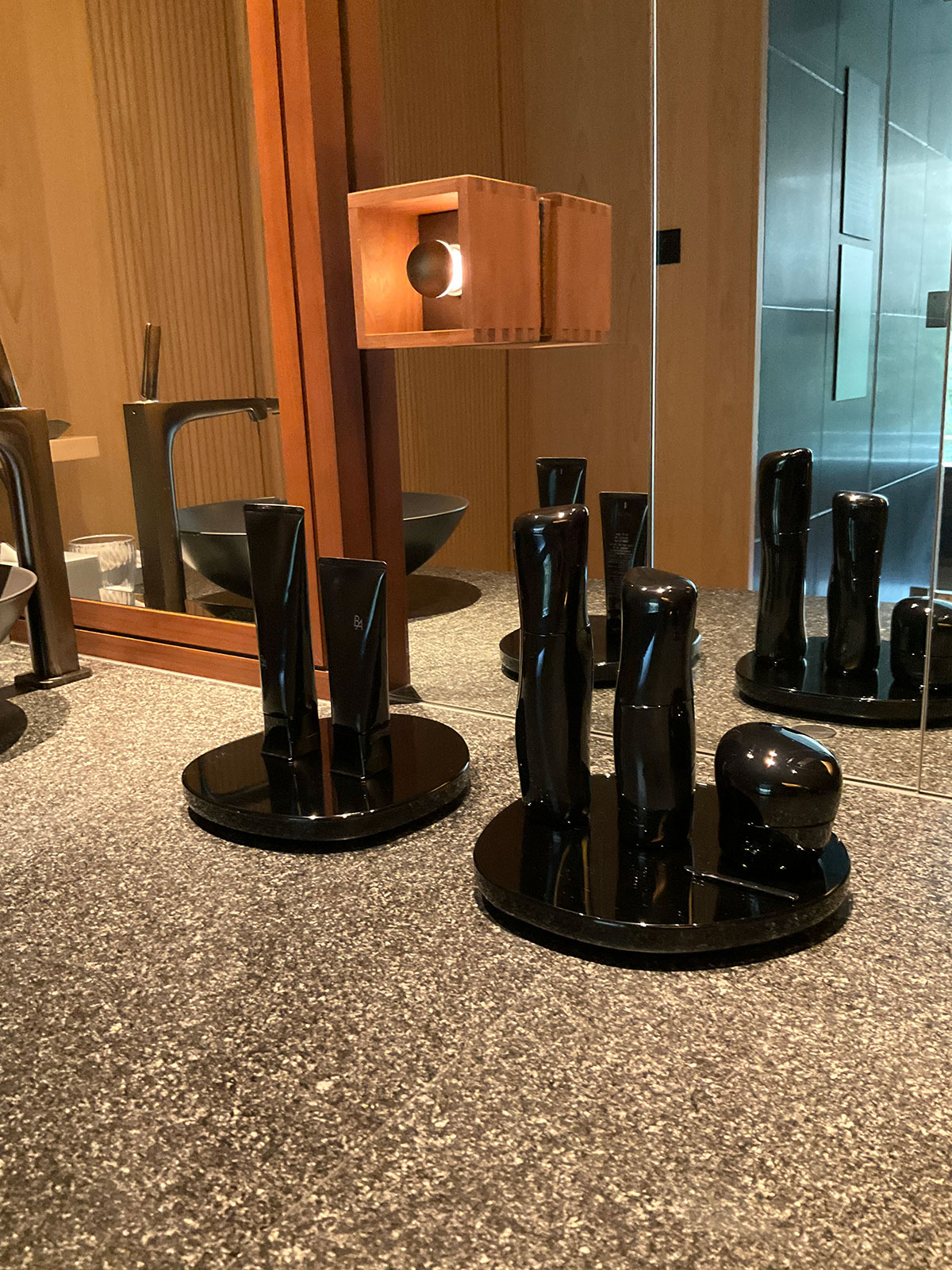 動画のレクチャーで、ポーラB.Aのアイテムを自分のペースでスキンケア体験できる。