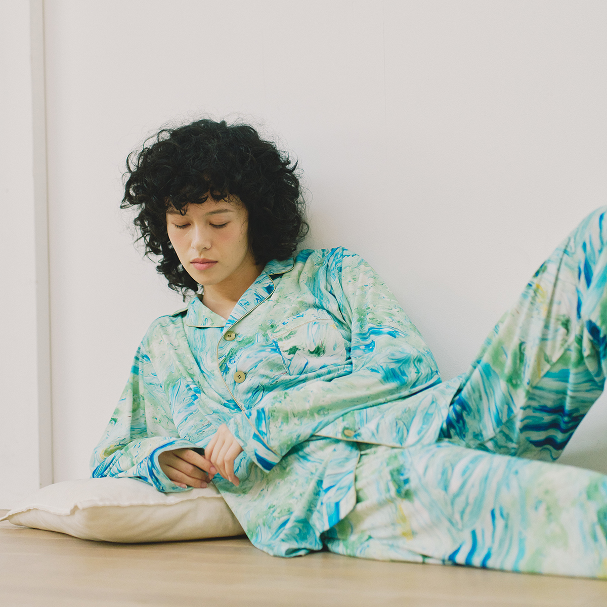 リカバリーウェアBAKUNE ×「ヘラルボニー」コラボ。アート作品を