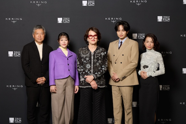 左より　是枝裕和、高畑充希、デブラ・ゼイン、中島健人、福間美由紀