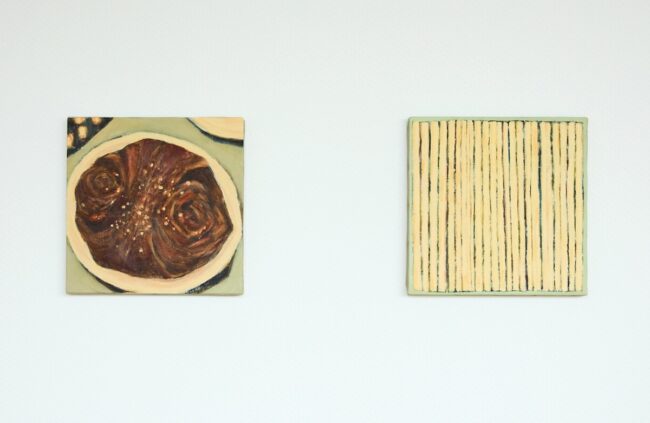 (左)《cinnamon roll》(右)《sandwich》グラフィカルなストライプ模様は、実はサンドウィッチ。