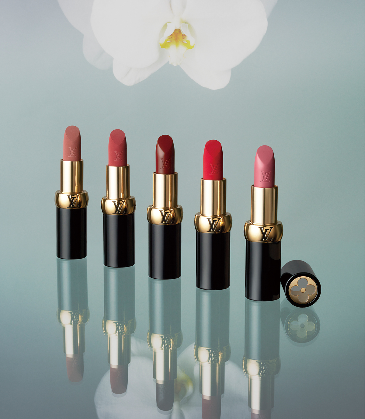 左から:105、203、896、854、200 全55色 ¥23,100/Louis Vuitton(ルイ・ヴィトン クライアントサービス)