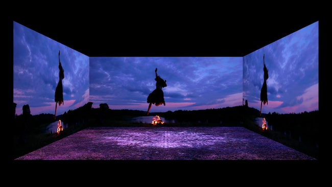 『LISTEN.ONE MOMENT』（STUDIO PROGRAM）