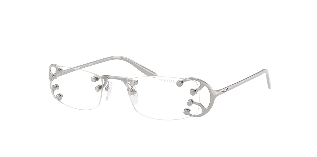 アイウェア￥97,240／Prada（ルックスオティカジャパン カスタマーサービス 0120-990-307）