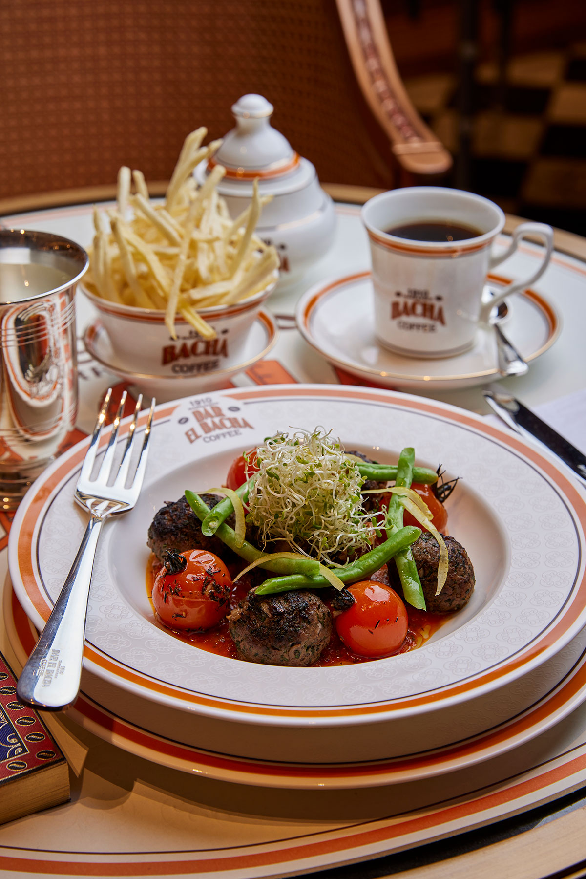 モロッコ伝統の「ケフタ」ミートボール 細切りフライドポテト添え ¥4,950