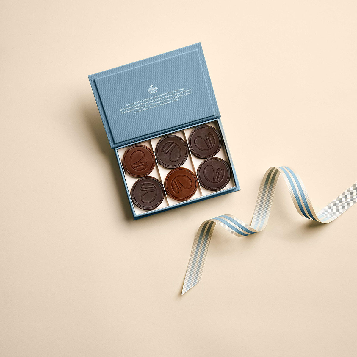 青山店限定チョコレート（24枚入り）¥11,220