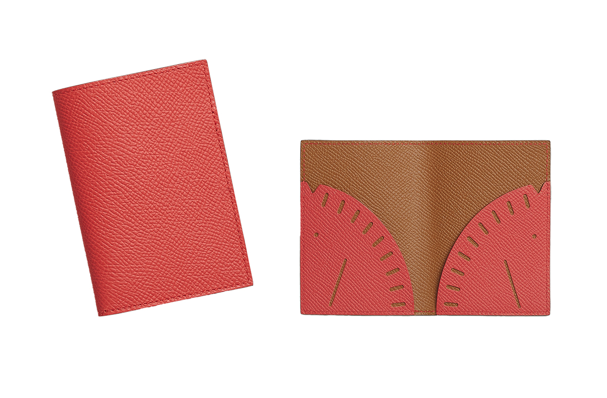 カードケース「ドアド」￥113,300（W7×H9.5cm）／Hermès（エルメスジャポン 03-3569-3300）©Hermès