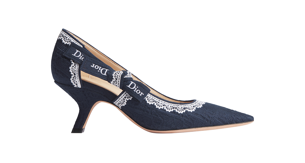 シューズ ヒール6.5cm ￥175,000／Dior（クリスチャン ディオール 0120-02-1947）