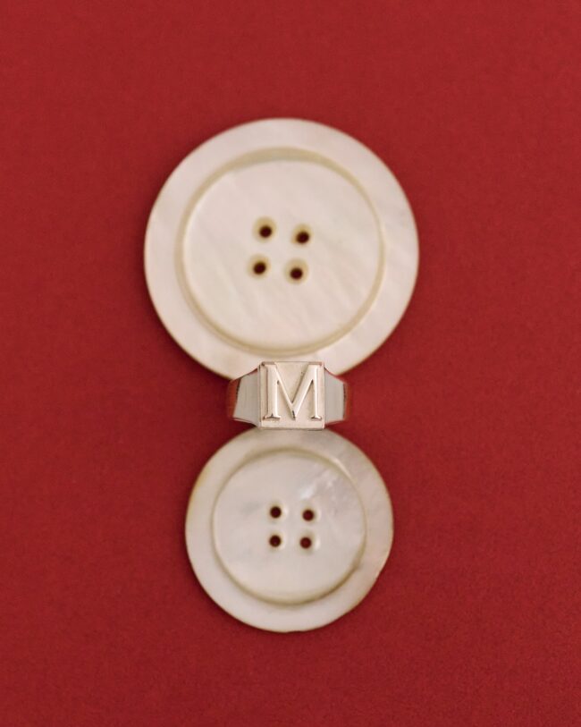 リング M(Numero CLOSETにて、ほかAHKNRSY 展開)¥36,300/Valentine