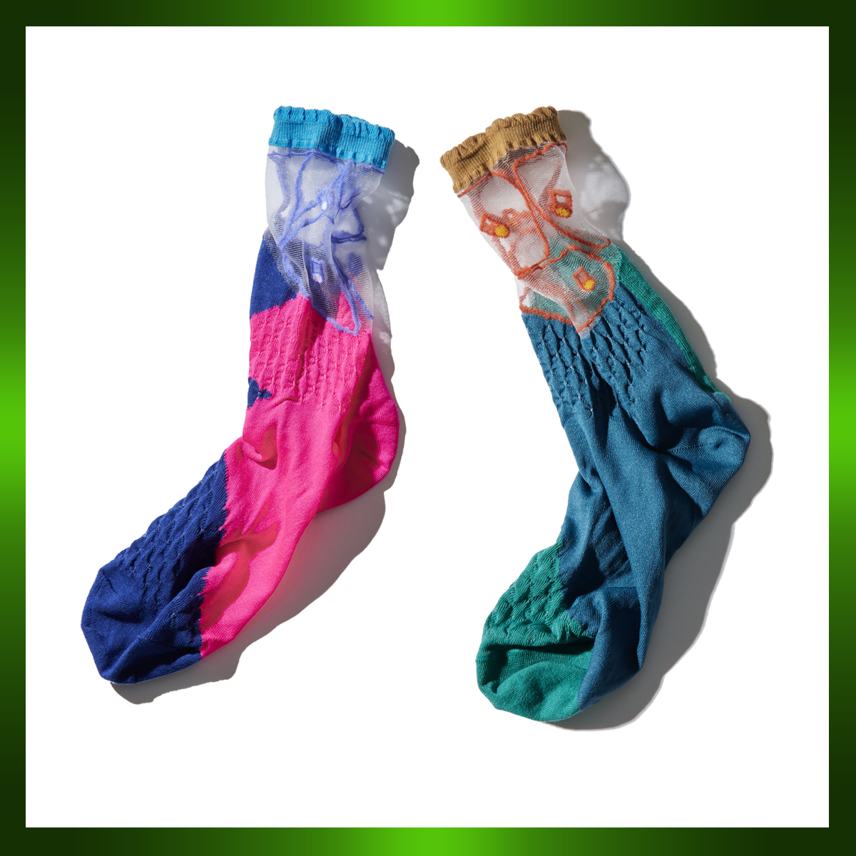 ソックス 各¥3,960／nafl（デルタ https://boutique-delta.stores.jp/）