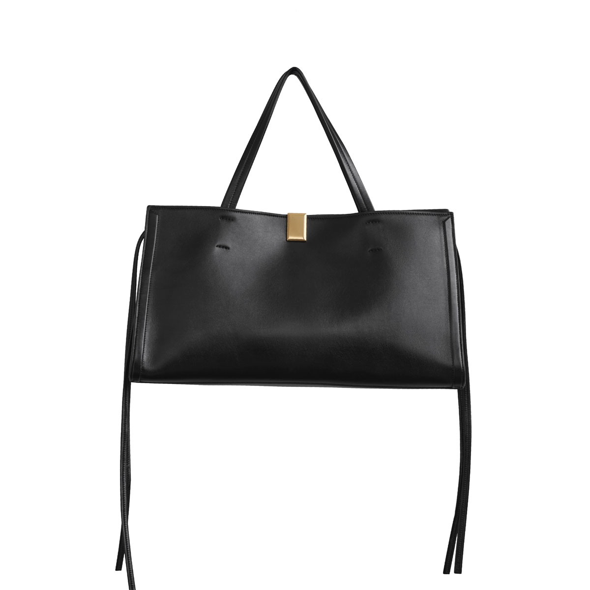 （W40×H22×D14cm）￥598,000／Phoebe Philo（フィービー ファイロ phoebephilo.com）courtesy of Phoebe Philo