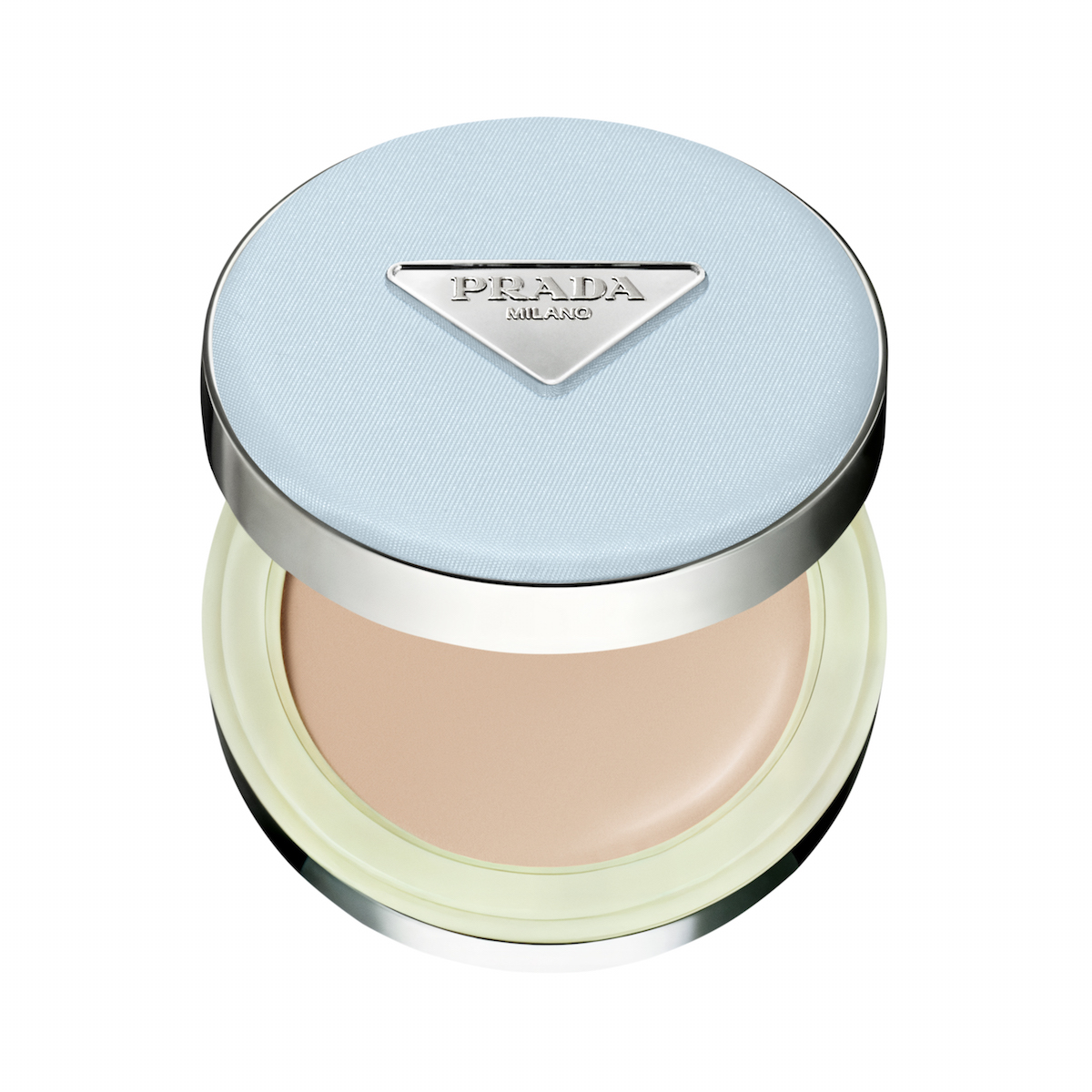 プラダ メッシュ クッション（限定パッケージ）SPF50+ PA+++ 全2色 各¥11,330（1月1日限定発売）