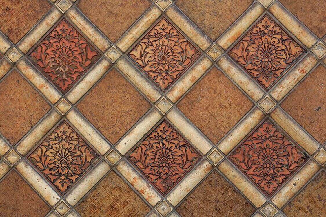 外壁下部は、蔵造りの建物に多く見られるなまこ壁をイメージさせるような、花街らしいデザインの装飾。