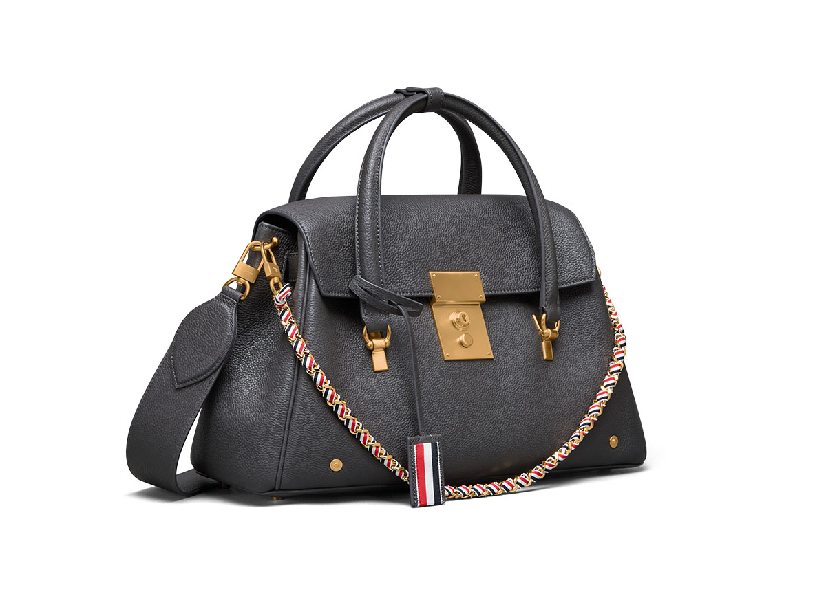 バッグ（W33×H35×D15cm）￥685,300／Thom Browne（トム ブラウン 青山 03-5774-4668）