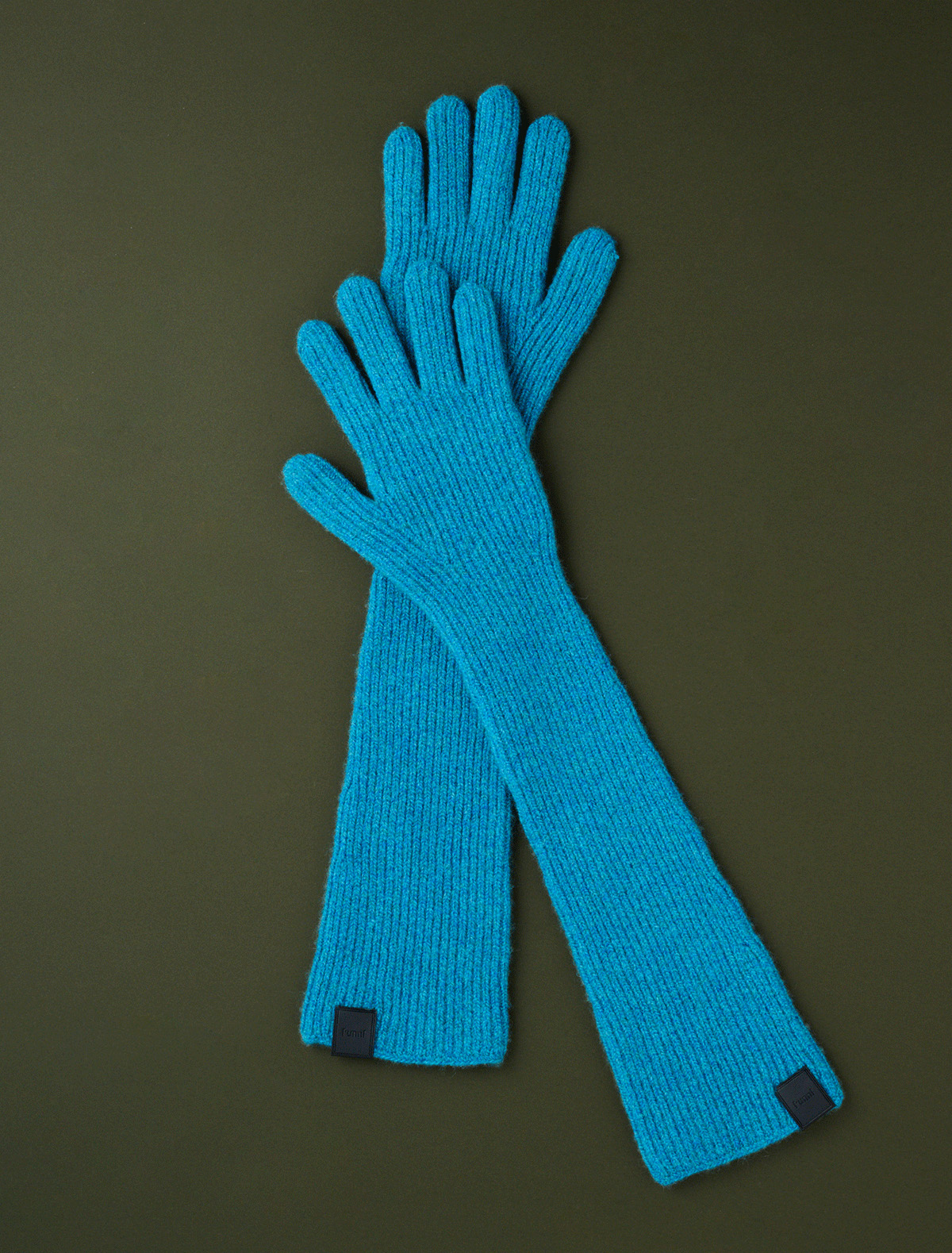 グローブ￥45,100／Juun.J（コロネット coronet.co.jp）