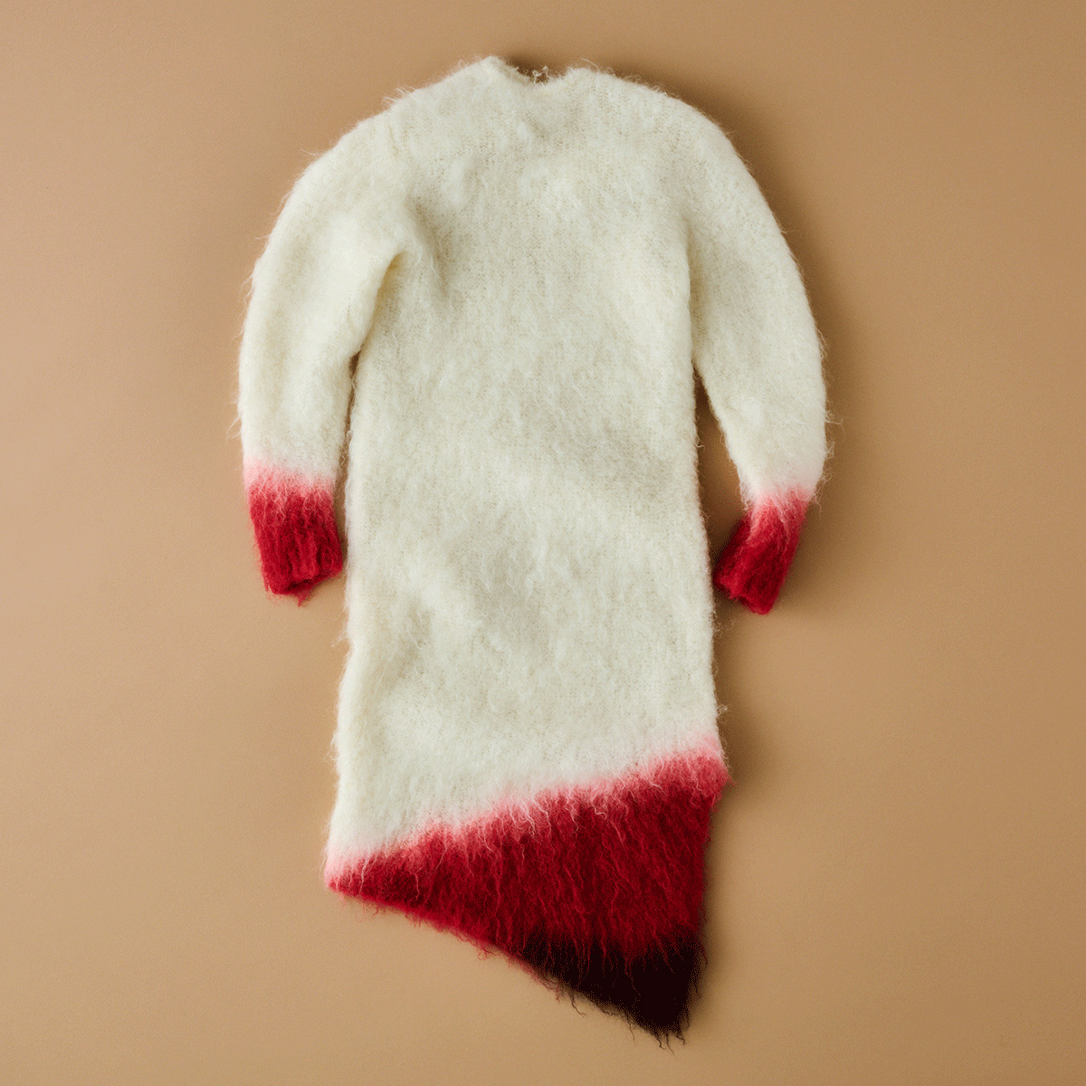 ワンピース¥104,500/Mame Kurogouchi(マメ クロゴウチ オンラインストア mamekurogouchi.com)