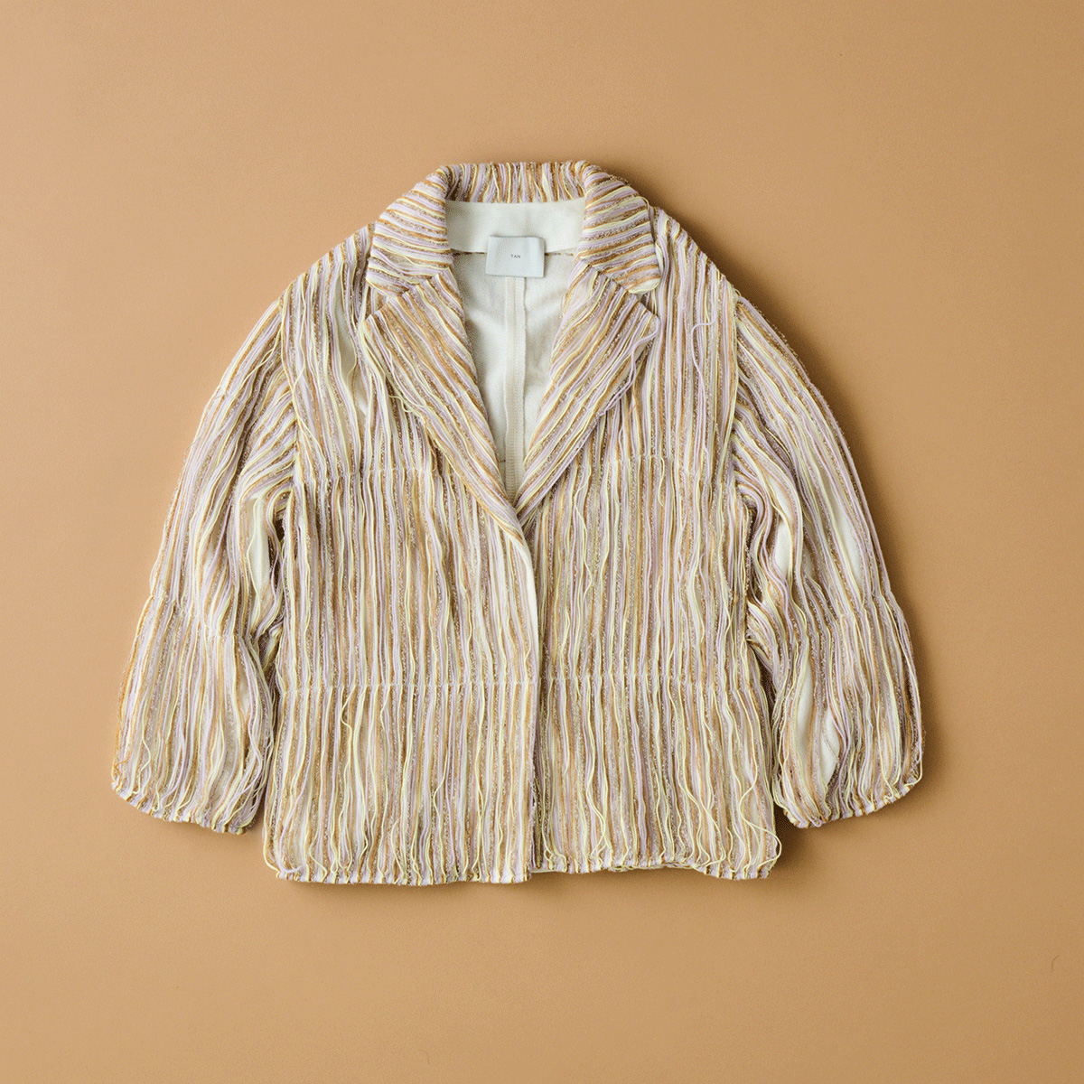 ジャケット¥165,000/Tan(タン contact@tanteam.jp)