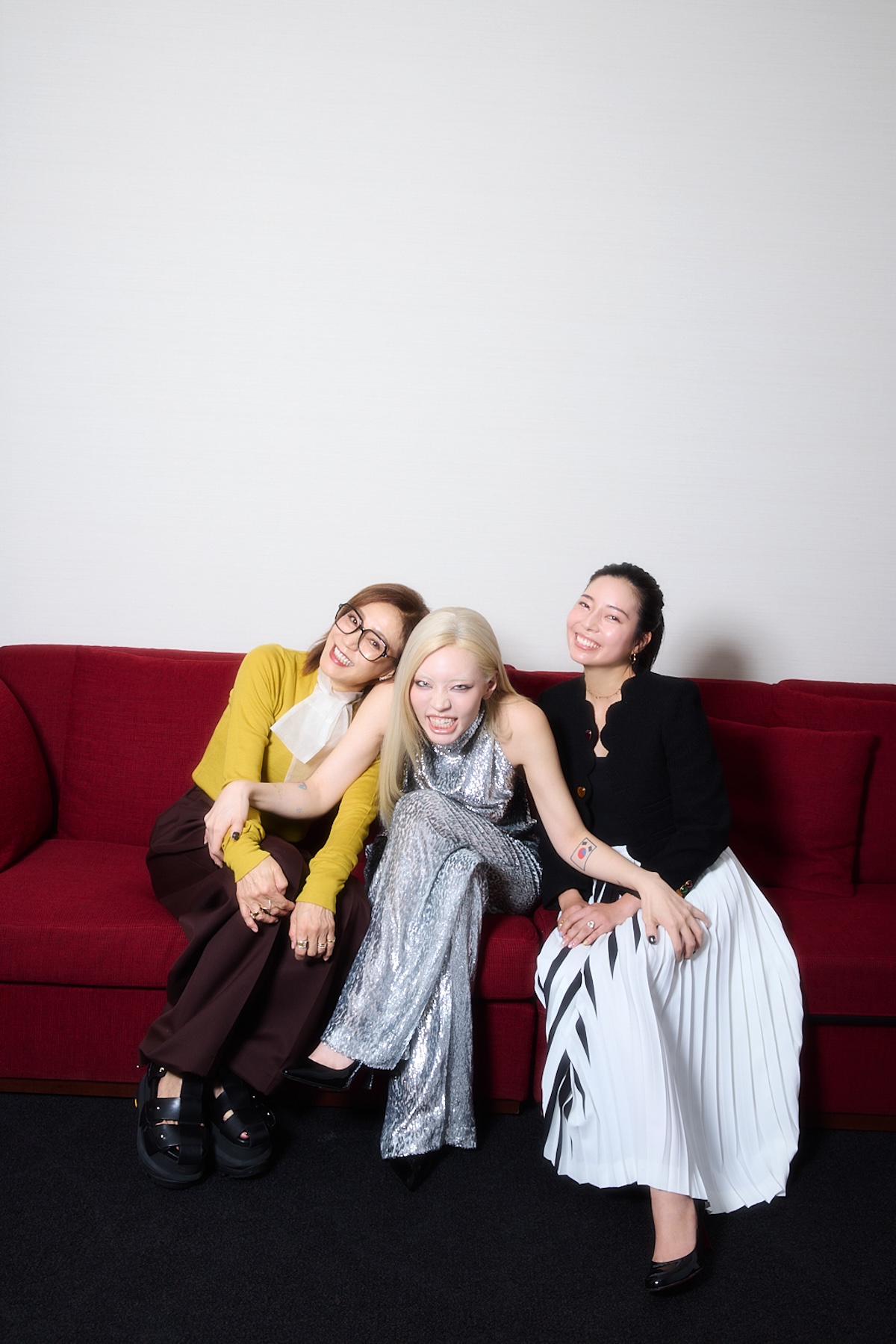 ＜ちゃんみな＞パンツ¥284,900　シューズ¥144,100／ともにStella McCartney（ステラ マッカートニージャパン）