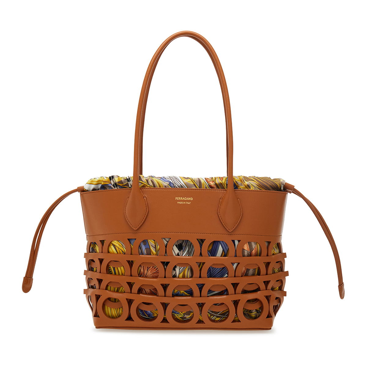 トートバッグ （W29×H11cm×D37cm） ¥330,000　※伊勢丹新宿店先行発売