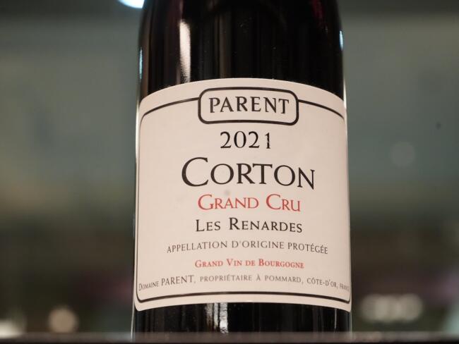 17世紀にまで遡る歴史を持ち、時のアメリカ大統領トマス・ジェファーソンがアイ最多という生産者。ドメーヌ・パラン コルトン グランクリュ レ・ルナルド 2021