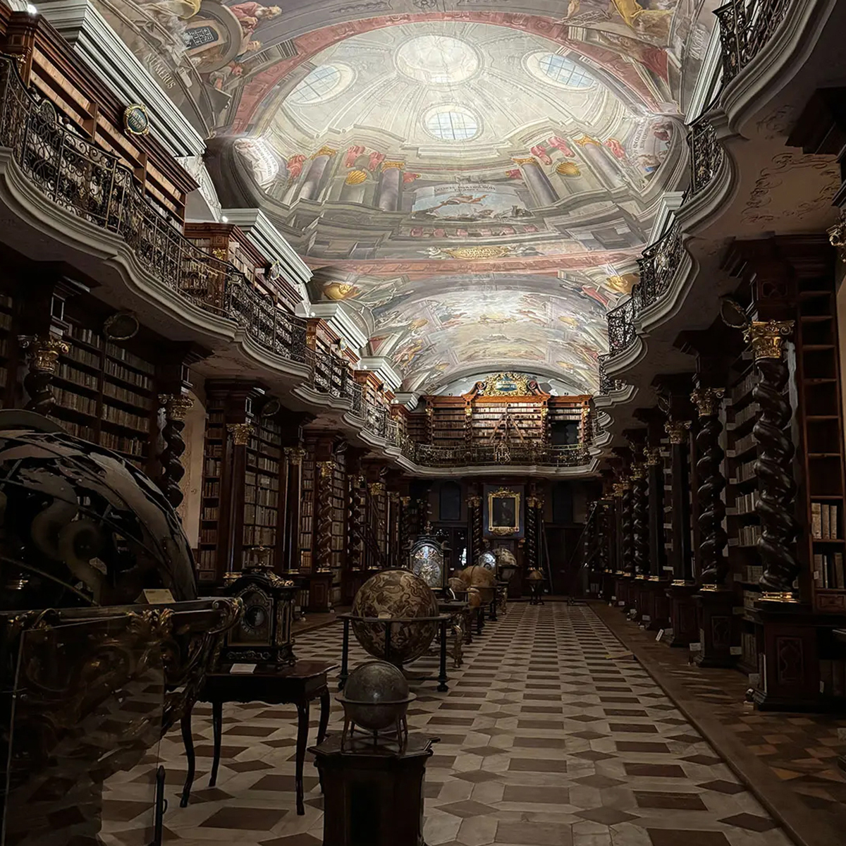 感性を満たす休日。新旧が響き合う、冬のプラハへ