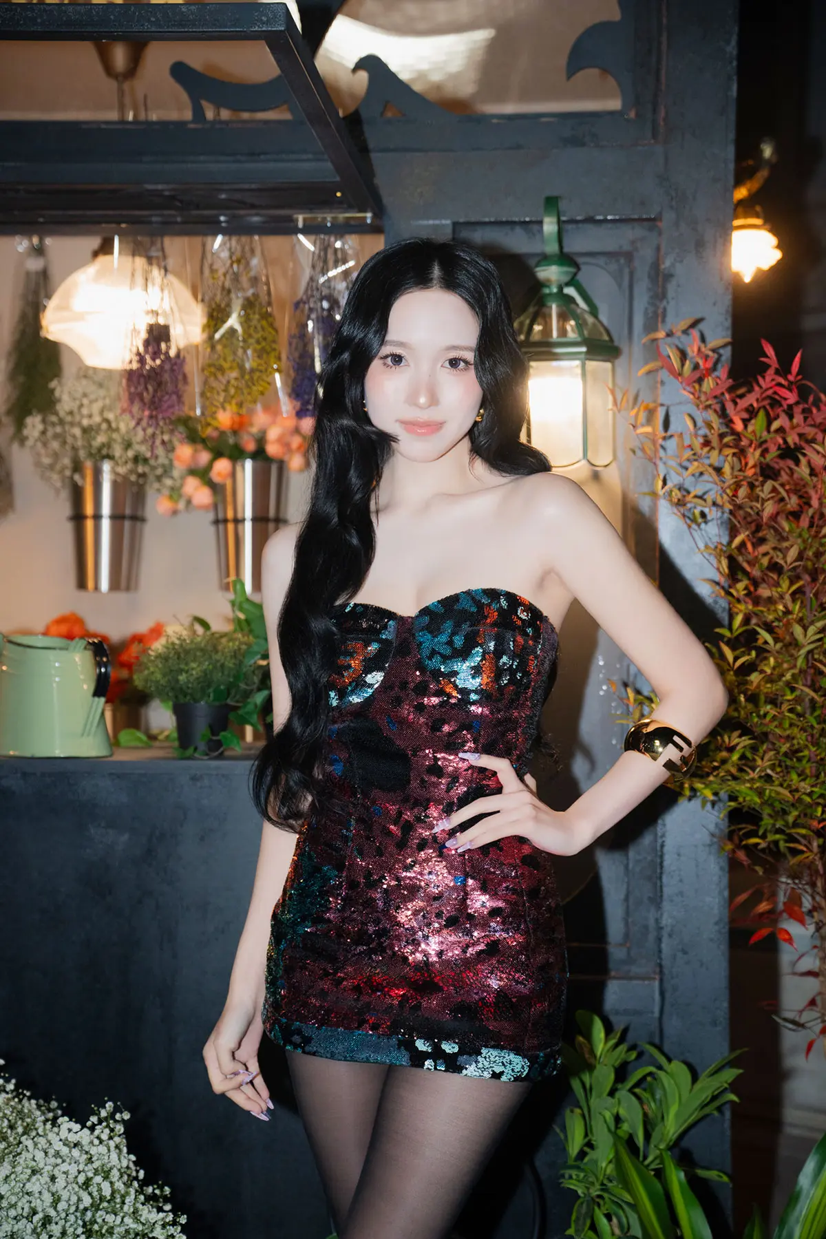 フェンディ」TWICE MINAのためにカスタムドレスを製作 | Numero TOKYO