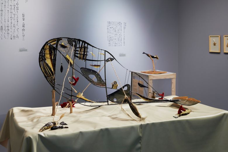 是恒さくら『空想玩具』（2025年）　Artwork by Sakura Koretsune, Photo by Isao Negishi