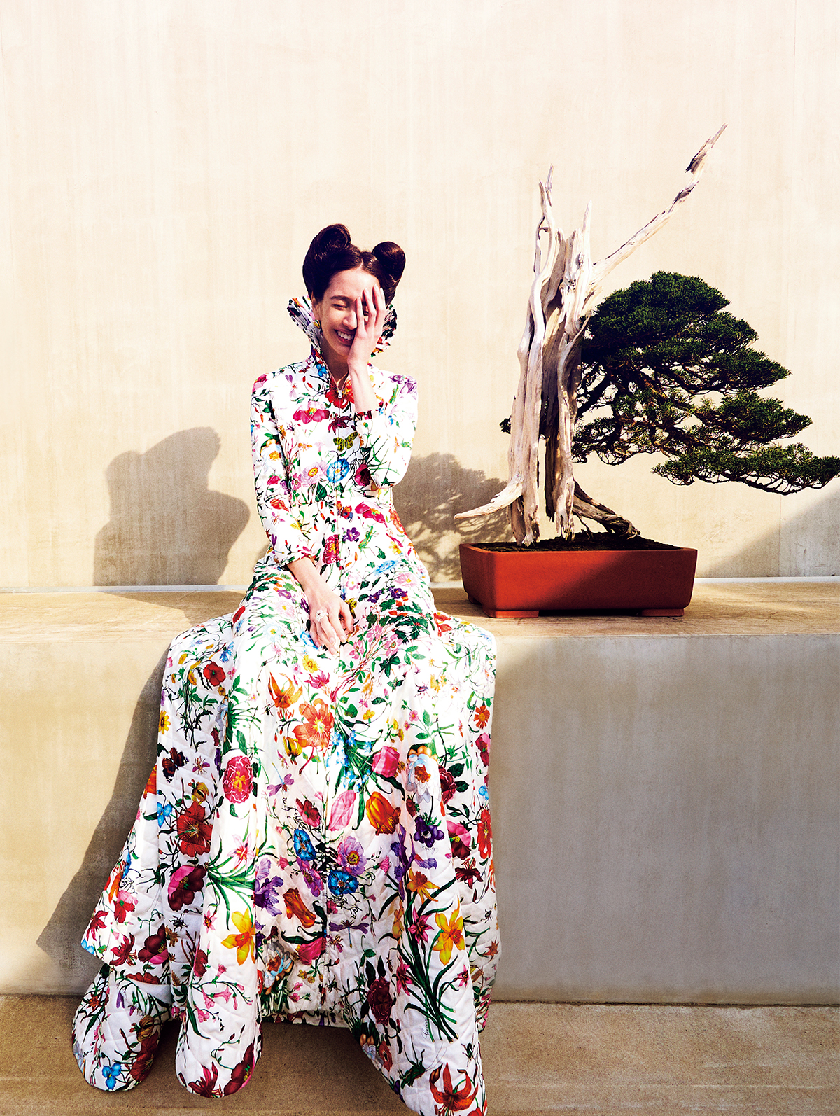 ドレス¥1,595,000 リング¥151,800/ともに Gucci(グッチ クライアントサービス)