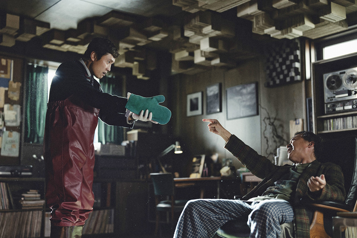 (C)2025 CJ ENM Co., Ltd., MOHO FILM ALL RIGHTS RESERVED.