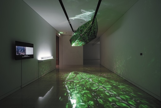 張恩滿（チャン・エンマン）　『蝸牛樂園三部曲—啟航或終章』（カタツムリ楽園三部作—出航か終章か）　高雄市立美術館蔵