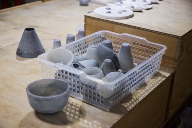 ここから研磨を重ねて仕上げていく前段階の作品。