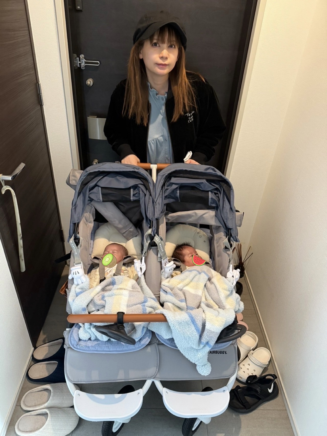 ふたりを連れての外出は想像以上の難易度。大変さも2倍で、双子とのお出かけは毎回チャレンジの連続